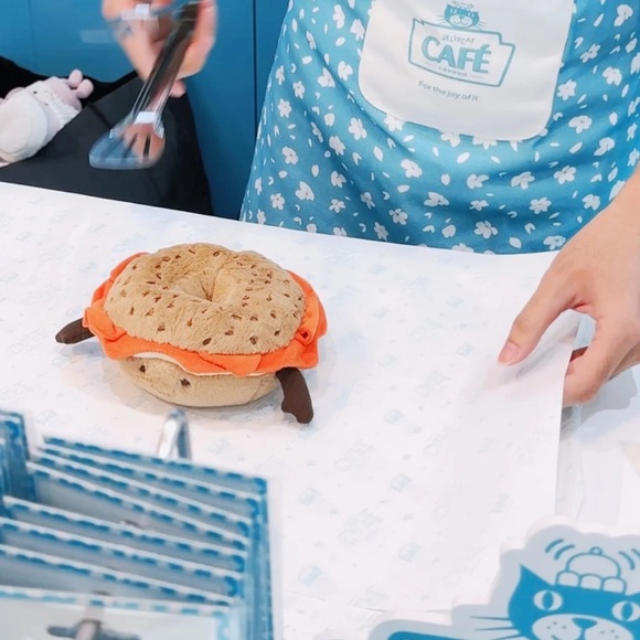 FAO Schwarz NYC Breakfast Plush Set- Pancake Waffle Bagel NWT with MENU - Picture 14 of 14